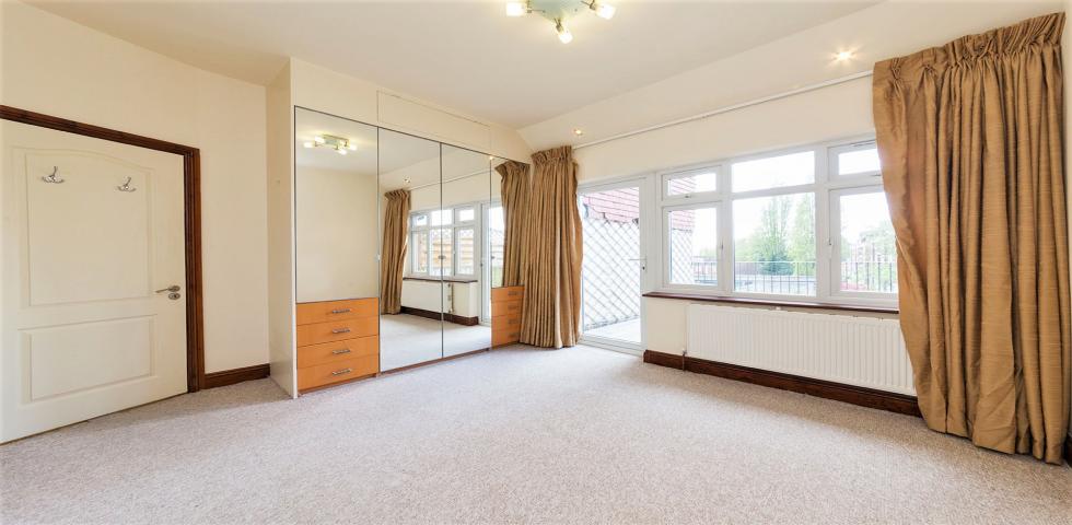 			LET, 2 Bedroom, 1 bath, 1 reception Flat			 Park Drive, GOLDERS GREEN